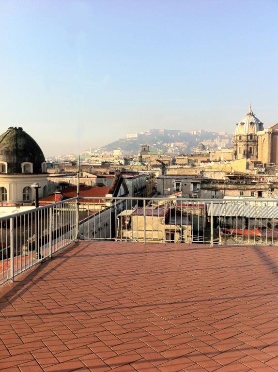 Decumani Roof *