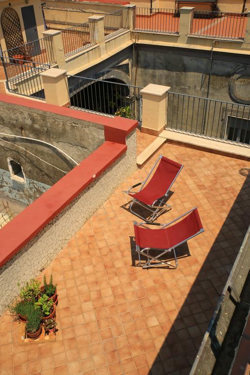 Decumani Roof